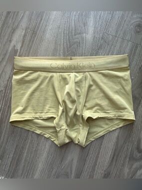 Calvin Klein | Tonal Logo Trunk in Classic Yellow Spring (Small)